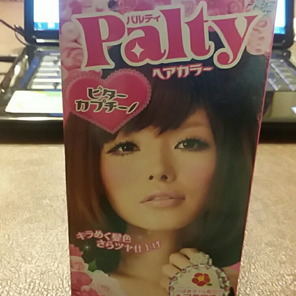 Palty bitter cappuccino hair dye.